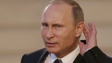 Putin glumi Lenjina, osniva novi pokret pionira