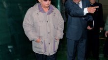 Kim Jong-il i sin posjetili topničku bazu