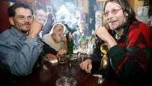 Velikim poskupljenjem cijena cigareta protiv pušenja