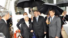 Premijerka krstila brod pa izbjegla novinare