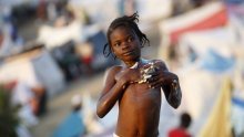 Djeci na Haitiju stižu osnovne potrepštine