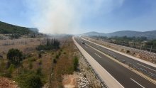 Požari otežavaju promet na autocesti A1, planulo i kod Vodica