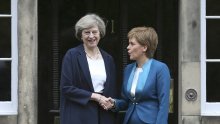 Škotska premijerka o britanskoj premijerki: Neprilagodljiva je i gluha