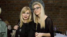 Tončica Čeljuska u izlasku s mlađom kćeri