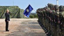Grabar Kitarović donijela odluku o dodjeli 107 prvih časničkih činova