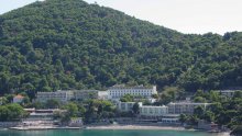 Država prodaje tri hotelske kuće i Jadroplov