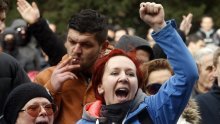 Malobrojni prosvjednici blokirali promet u Sarajevu