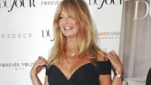 Davos: Goldie Hawn i ružine latice u WC-u
