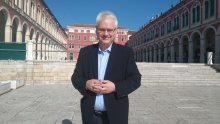 Josipović uvrijeđen: 'Ne nudim se SDP-u, samo razgovaramo'