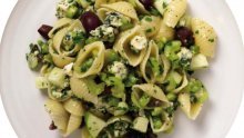 Salata od conchiglia sa sirom od plave plijesni i jabukama