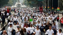 Tisuće Meksikanaca prosvjedovale protiv gej brakova