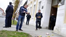 Opet frka u Vukovaru: Prilikom razbijanja ploče prolivena i krv