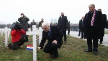 'Dobro je da se miče policija, a ostaju dvojezični natpisi'