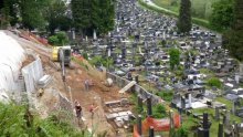 Zbog sanacije klizišta Židovskog groblja prekopava se partizanska spomen-grobnica