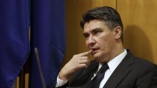 Milanovic talks with Barroso on phone; Zagreb sends non-paper to Brussels