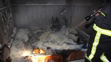 Podmećući požar opekao i sebe pa završio u bolnici