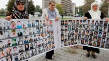 Police attempt to prevent marking of crime outside Srebrenica
