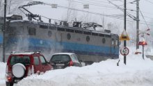 Kod Gomirja zbog snijega iskočila lokomotiva