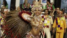 Đoković zaplesao s polugolim Brazilkama