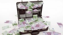ECB više nema kamo s novcem