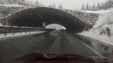 Bura i snijeg i danas stvaraju probleme u prometu, pogledajte gdje