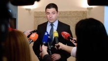 Stoji li Beograđanin Torbica iza Bernardićevih tweetova o kiselom zelju i čokoladici?