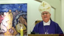 Biskup Komarica: Katolici u BiH su diskriminirani, a krivnju snose licemjerni političari