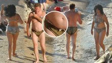 Pevecovi na ljetovanju: Tarzan, Jane i sitniš u gaćicama