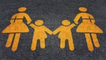 Dugine obitelji traže da se omogući udomiteljstvo istospolnim parovima