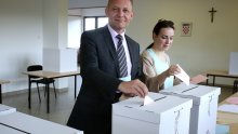 Krešo Beljak riješio stvar u prvom krugu, ostaje gradonačelnik Samobora
