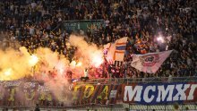 Torcida nastavila prazniti Hajdukovu blagajnu; 'čestitku' dobila i Rijeka