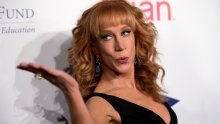 CNN otpustio komičarku Kathy Griffin zbog fotografije s Trumpovom glavom