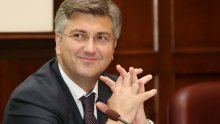 Plenković možda djeluje bahato, ali mu se ljulja tlo pod nogama