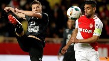Subašić zaustavio Santinija; Balotellijevo isključenje hit na internetu