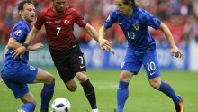 Senzacionalno! Mourinho kupuje Modrića i Rakitića?!