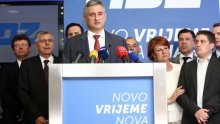 Karamarko: Ili preslagivanje ili izbori, Orešković više ne uživa naše povjerenje