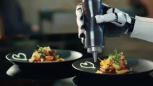 Budućnost je poslužena: U ovoj kuhinji radi – robot