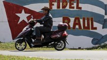 Kubancima olakšan odlazak iz zemlje