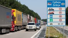 Kod prijelaza Bajakovo kolona teretnih vozila dva kilometra