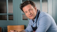 Ruši se kula od karata: Jamie Oliver najavio i prodaju dva steakhouse restorana