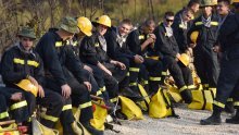 Veterani Dinama i Hajduka donirali splitskim vatrogascima 130 naprtnjača