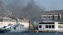 Požar u šibenskom brodogradilištu još nije ugašen, ali je pod kontrolom