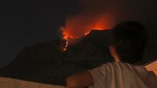Požar s Biokova koji nitko ne gasi spušta se prema Makarskoj