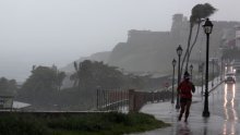 Uragan Irma usmrtio deset ljudi, prijeti Floridi velikom žestinom