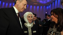 Erdoganova supruga ispalila biser: Haremi su bili škola za život