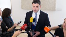 Bernardić: Neka Plenković prestane bježati i skrivati se u kupusu
