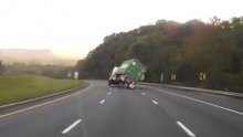 Evo zašto nije pametno zadržavati se u blizini šlepera na autocesti