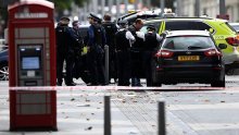 Šok u Londonu: Autom se zaletio u pješake kod Prirodoslovnog muzeja, ozlijeđeno 11 osoba