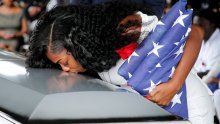 Trump kontroverznim pozivom rasplakao udovicu ubijenog vojnika