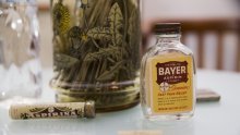 Koja je tajna 'lijeka za sve' od kojega moćni farmaceut i nakon 120 godina zarađuje milijarde?